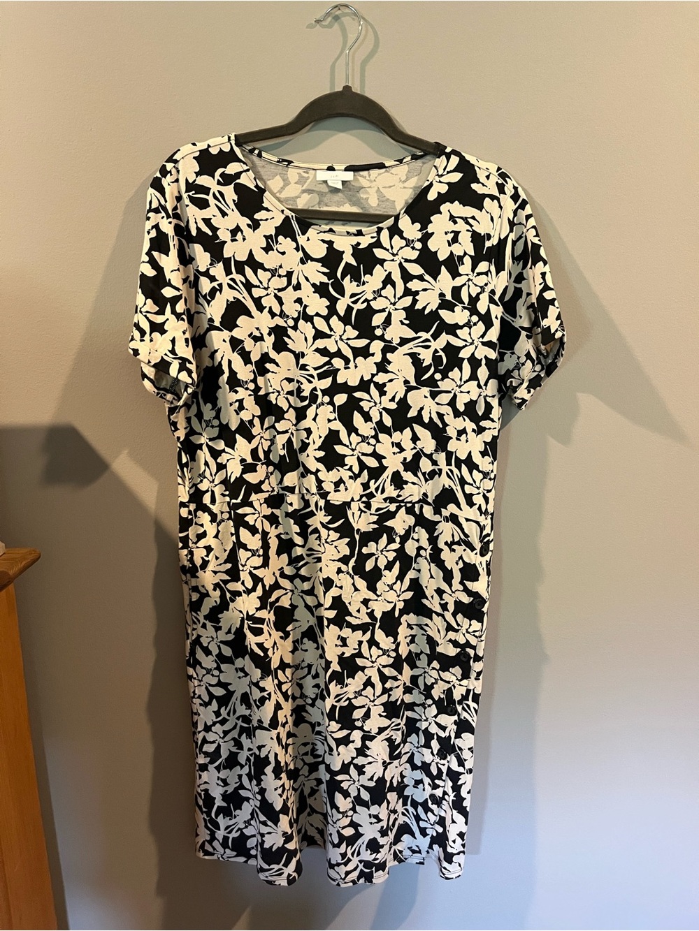 J. Jill Black and White Floral Tee Dress